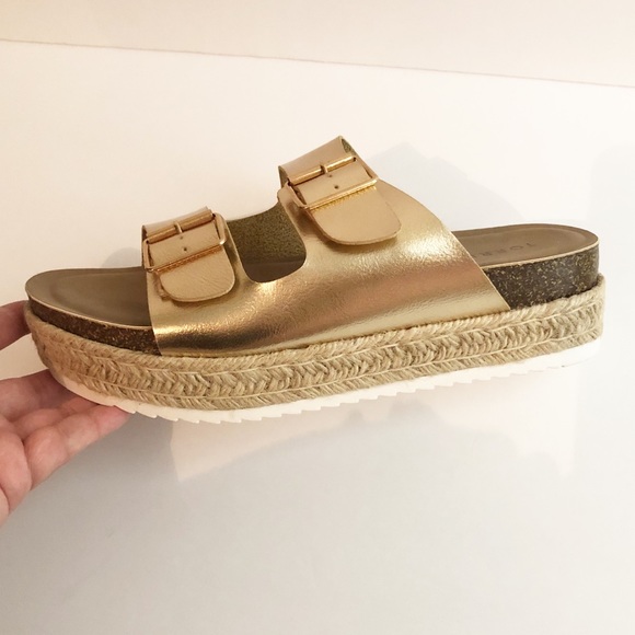 torrid Shoes - NWT! [Torrid] Gold Faux Leather Platform Sandal